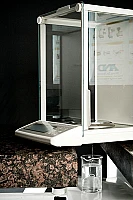 Аналитические весы серии HR-i: HR-300i и HR-202i