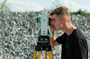 Тахеометр Alpha Ti 2"